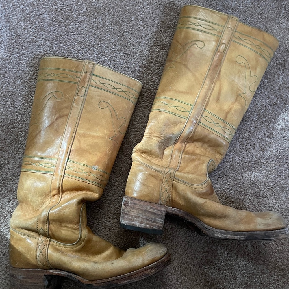 Frye Vintage Campus Stitching Horse 18” tall boots, tan with turquoise stiching